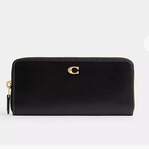 Coach Essential Slim Accordion Zip Wallet